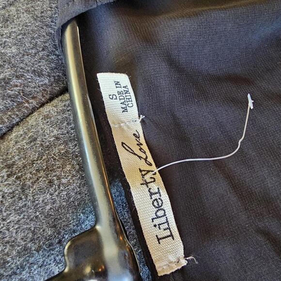 Liberty Love Elegant Black Sheer Long Sleeve Crop Blouse - Picture 3 of 6